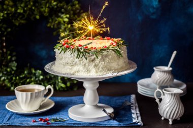 Bir Sparkler ile Cristmas Hindistan Cevizi Kek