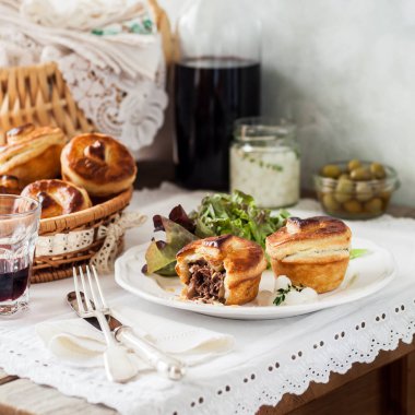 Bireysel Puf Böreği Etli Börekler