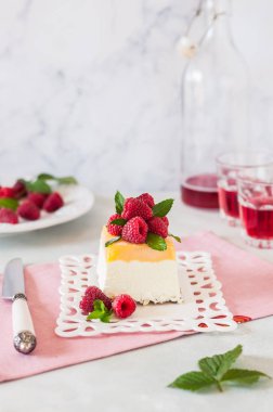 Ahududu ile Limon Semifreddo