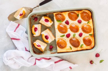 Kuark, Kayısı ve Ahududu Kek