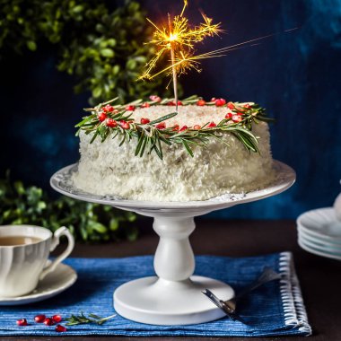 Bir Sparkler ile Cristmas Hindistan Cevizi Kek