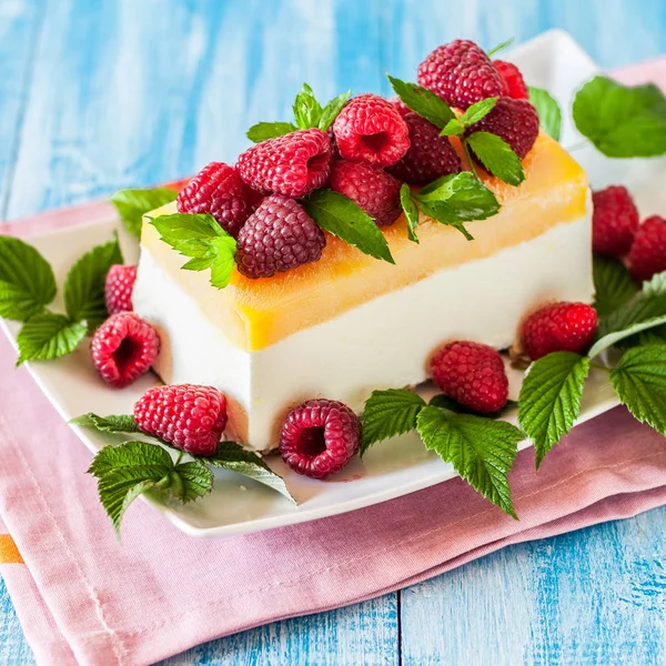 Lemon Semifreddo with Raspberries — Stock Photo, Image