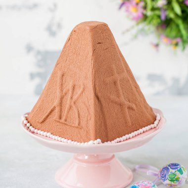 Paskalya Çikolatalı Kuark Tatlısı, Paskha