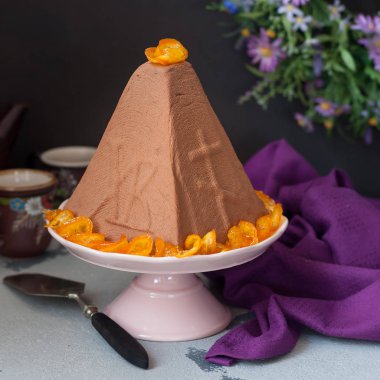 Paskalya Çikolatalı Kuark Tatlısı, Paskha