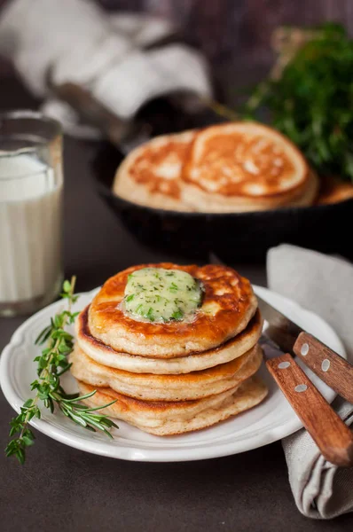 Fluffy Wholemeal Pancakes with Herbed Butter — Stock Photo, Image