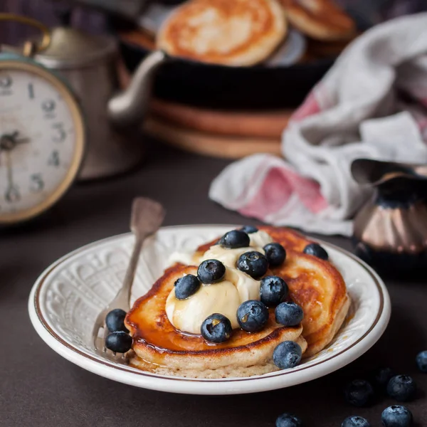 Pancakes with Mascarpone and Blueberries — Stock Photo, Image