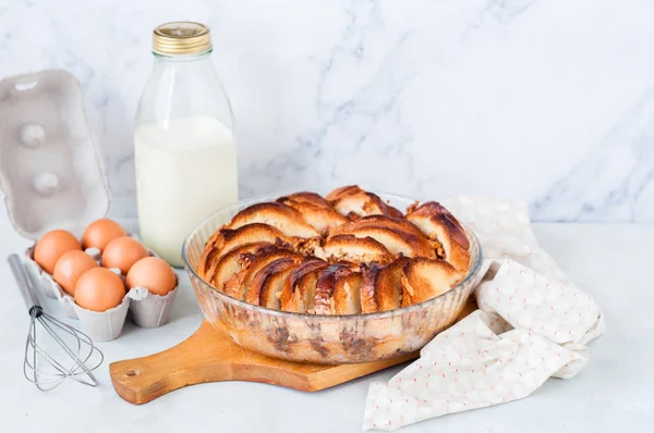 Pão de noz e pudim de manteiga — Fotografia de Stock