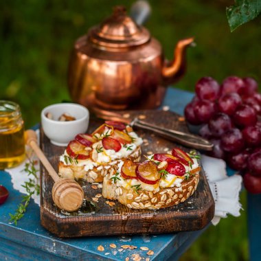 Üzüm Bruschetta Kahvaltı için Servis