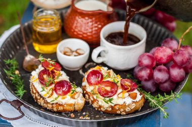 Üzüm Bruschetta Kahvaltı için Servis