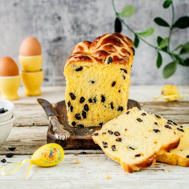 Paskalya Safran Sıcak Çapraz Çörek Somun 