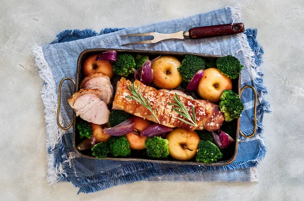 Roast Pork with Apples — Stock Photo, Image