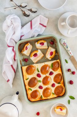 Kuark, Kayısı ve Ahududu Kek