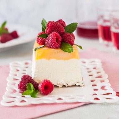 Ahududu ile Limon Semifreddo