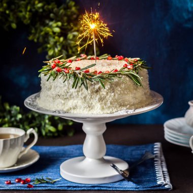 Bir Sparkler ile Cristmas Hindistan Cevizi Kek