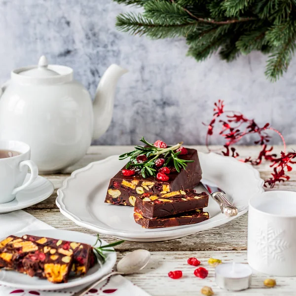 Рождественский шоколадный торт — стоковое фото