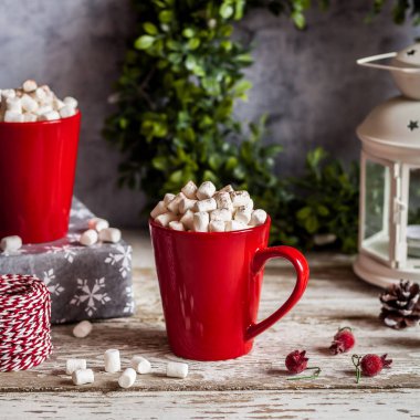 Marshmallowlu Noel Sıcak Çikolatası