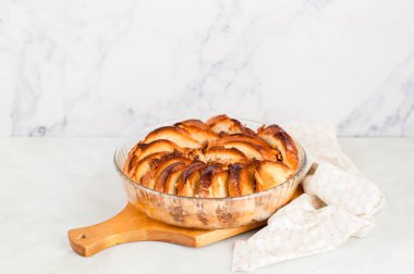 Cevizli Ekmek ve Tereyağı Puding