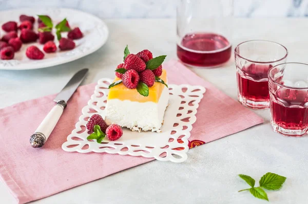 Citrom semifreddo málna — Stock Fotó