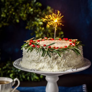 Bir Sparkler ile Cristmas Hindistan Cevizi Kek