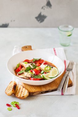 Domates ve Hindistan Cevizi Sütü Balık Güveç