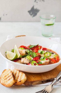 Domates ve Hindistan Cevizi Sütü Balık Güveç