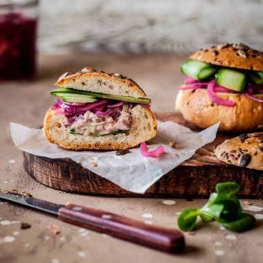 Ton balığı ve Salata Ekmek Rulo