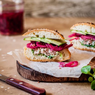 Ton balığı ve Salata Ekmek Rulo