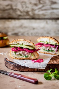 Ton balığı ve Salata Ekmek Rulo