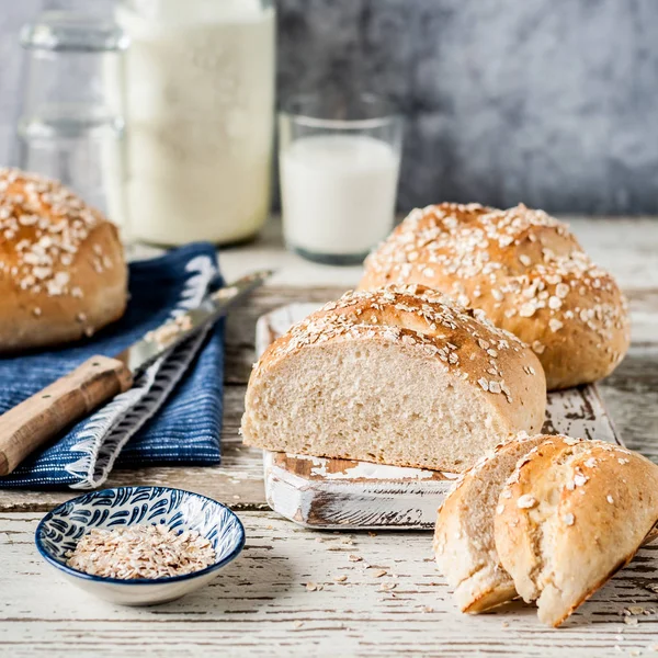 White Bread Buns with Rolled Oats — Stock Photo, Image