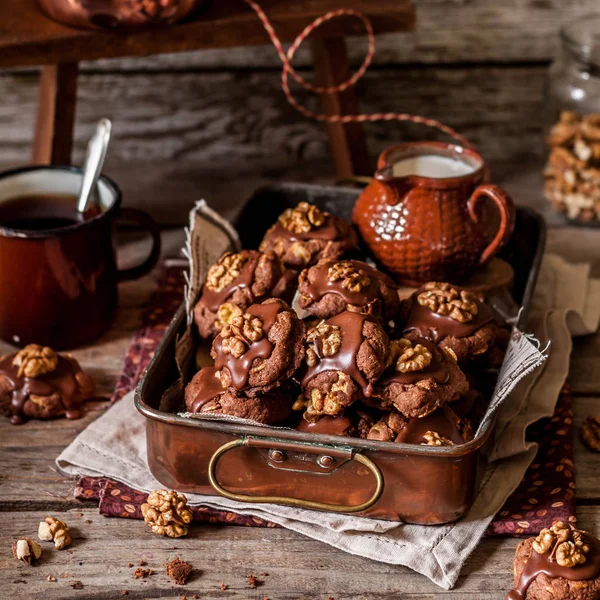 Schokolade, Cornflakes und Walnusskekse — Stockfoto