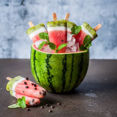 Karpuz, Hindistan cevizi ve Kivi Buzlu Şekerler