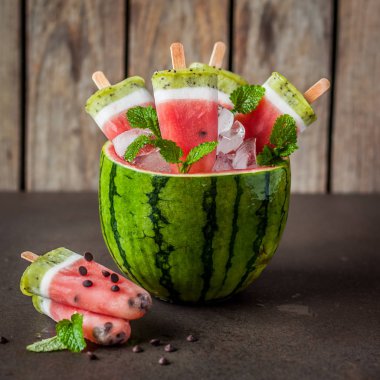 Karpuz, Hindistan cevizi ve Kivi Buzlu Şekerler