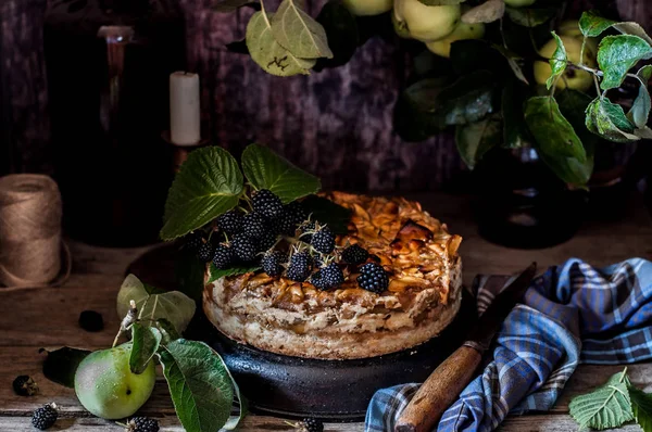 Растительный яблочный пирог — стоковое фото