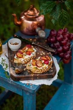 Üzüm Bruschetta Kahvaltı için Servis