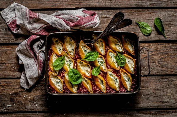 Pastas rellenas al horno Shell —  Fotos de Stock