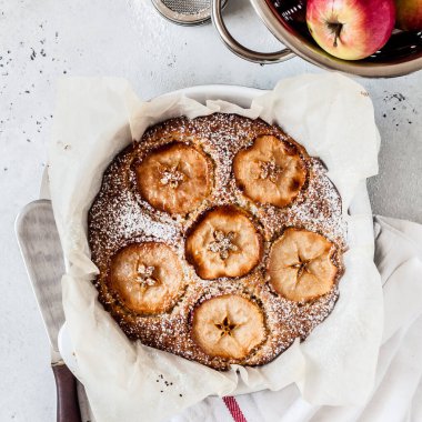 Elma Dilimli Elmalı Kek, kare