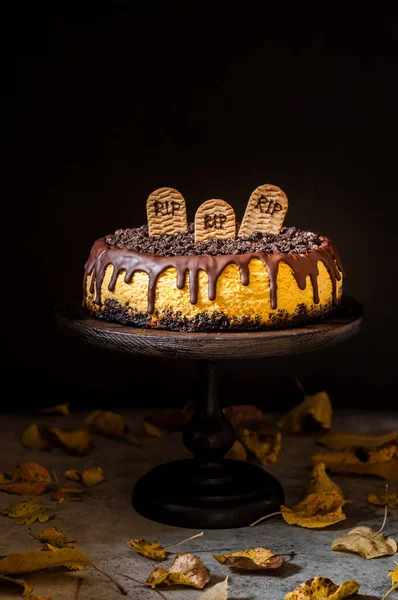 Kürbis Käsekuchen Mit Festlicher Halloween Dekoration Kopieren Sie Platz Für — Stockfoto