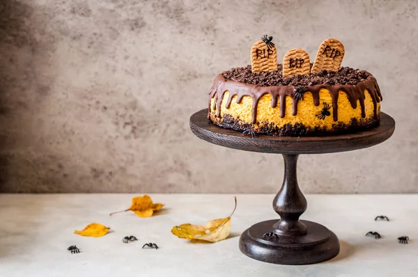 Kürbis Käsekuchen Mit Festlicher Halloween Dekoration Kopieren Sie Platz Für — Stockfoto