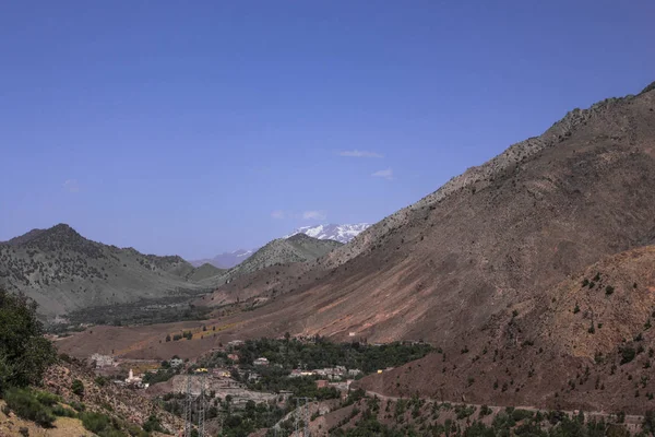 Dağ: Tizi pass n test ve Nfis Vadisi