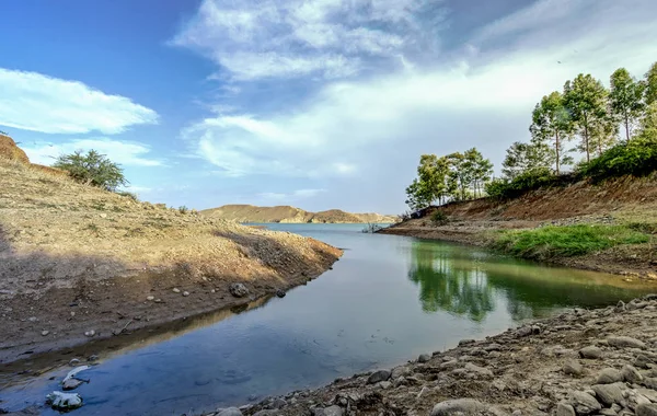 HDR resim: Khemisset, Morocco yakınındaki Kanssara Baraj Gölü