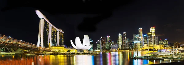 Landschaft der Bucht von Singapore Marina Hotel, Brücke, Museum — Stockfoto