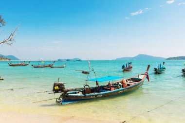 Tayland, Phuket Adası - 2017 20 Aralık: Andaman Denizi ile tra