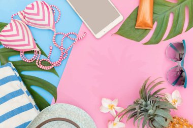 Monstera liana, asma üstten görünüm natürmort tropikal arka plan