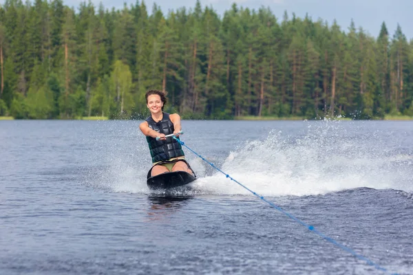 Young Athletic Woman Riding Kneeboard Lake — Stock Photo, Image