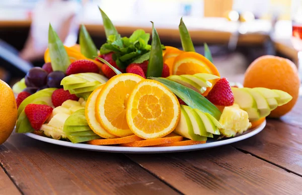 Party Plate Fresh Fruit Cuts Table — Stock Photo, Image