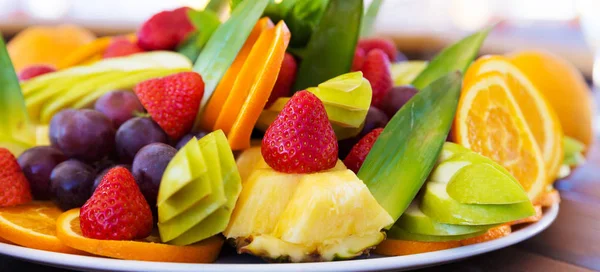 Party Plate Fresh Fruit Cuts Table — Stock Photo, Image