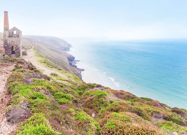 Populares St Agnes y Chapel Porth Costa atlántica, Cornwall — Foto de Stock