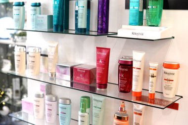 profesyonel makyaj loreal kerastase. Fransız lüks kozmetik vücut, yüz ve saç bakımı için
