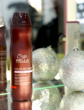 Wella uzmanları Almanya saç boya ürünleri. şekillendirme ve renklendirme saç bakımı,