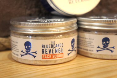 Erkekler için Bluebeards intikam Scrub yüz. Berber dükkanı yüz kozmetik